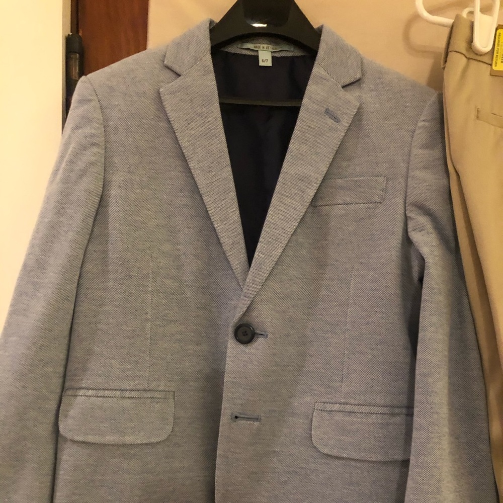 Boys chambray sports coat worn once 6/7. Like new